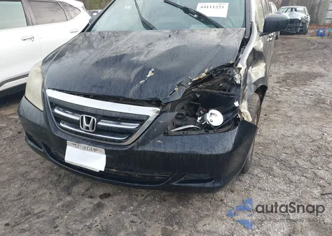 2005 Honda Odyssey Ex-L from USA, damaged, VIN 5FNRL387X5B049832